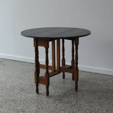 Vintage Primitive Inspired Pine Gate Leg Drop-Leaf Dining Table 