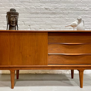 Apartment Sized Mid Century MODERN styled SCULPTURAL CREDENZA / Media Stand / Sideboard 
