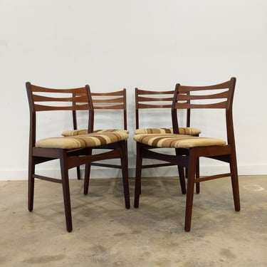 Set of 4 Vintage Danish Mid Century Modern Dining Chairs - RE-UPHOLSTERY INCLUDED 