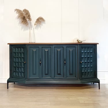 Gorgeous Blue Buffet / Credenza / Sideboard / Bar / Console Thomasville 