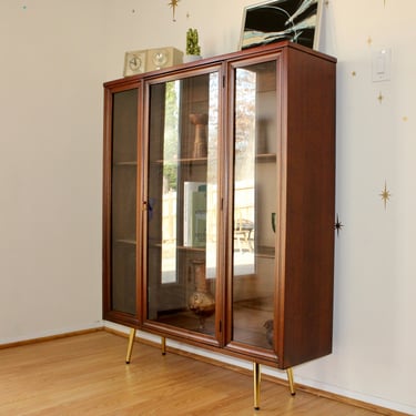 Broyhill Brasilia Display Cabinet/Bookcase