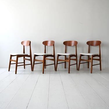 Set of 4 Scandinavian Teak Dining Chairs, 1950s – Vintage Mid-Century Chairs with New Upholstery 