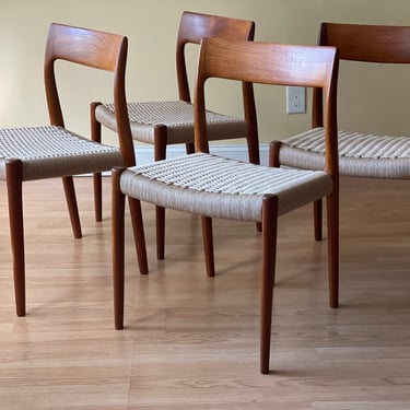 FOUR Moller Model #77 Dining Side Chairs, in Teak and new Danish Paper Cord 