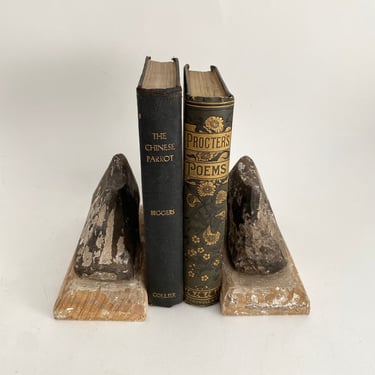 Distressed Shoe Form Bookends 
