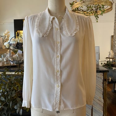 1980s ivory blouse, dog ear collar, puff shoulders, vintage blouse, button up, cottagecore, small medium, long sleeve, ascot, tie neck, 34 