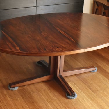 Restored Brazilian Rosewood expandable oval dining table by Heltborg Mobler - 74.5" to 114" 