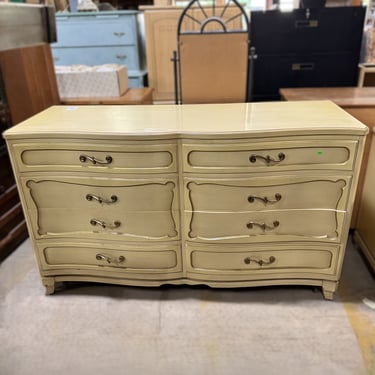 RWAY Vintage French Provincial Style 8-Drawer Dresser