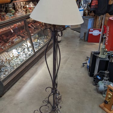 Metal Floor Lamp with Shade 17 x 60