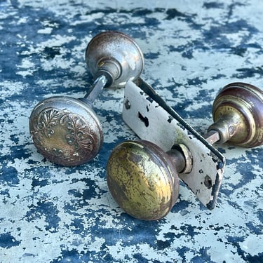 Antique Metal Doorknob with Floral Design | Antique Hardware | Knob | Pull | Architectural | Salvage 