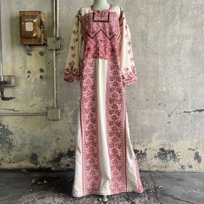 Lulu Exclusive Indian Taffeta Dress – Handmade Palestinian Tatreez