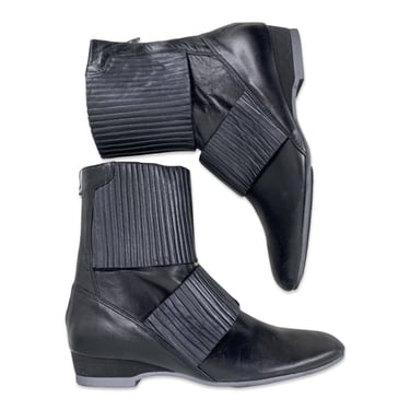 Issey Miyake boots, Japanese Womens Black Ankle Boots, black square toe boots Sz 24 US 7 