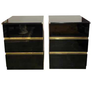 Lacquered Bed & Nightstands Set 