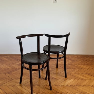 1 of 2 Thonet Style Chairs / Mid Century Dark Brown Wooden Dining Chair / Antique Bentwood Chair / Bistro Chair / Italy / 1960s 