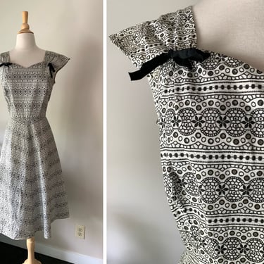 Vintage 1950s Black and White Eyelet Lace Dress | Size L/XL 