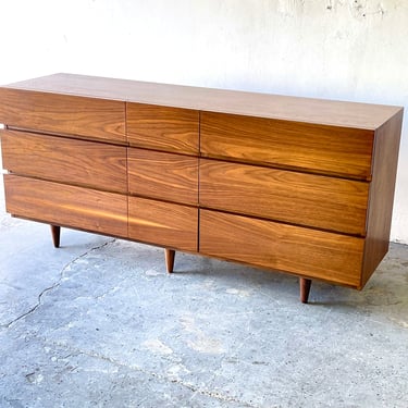 Mid-Century Modern Low boy 9 drawer Dresser by American of Martinsville 