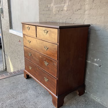 Antique English Mahogany Chest of Drawers