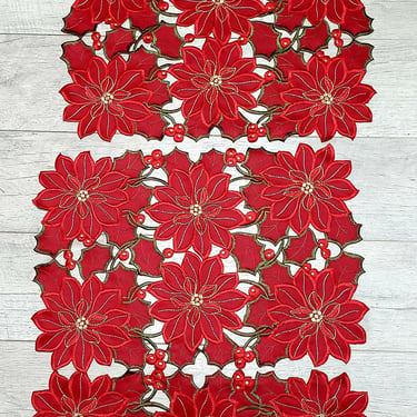 Set of 4 Beautiful Red Poinsettia Flower Fabric Placemats Holiday Table decor Christmas fabric 