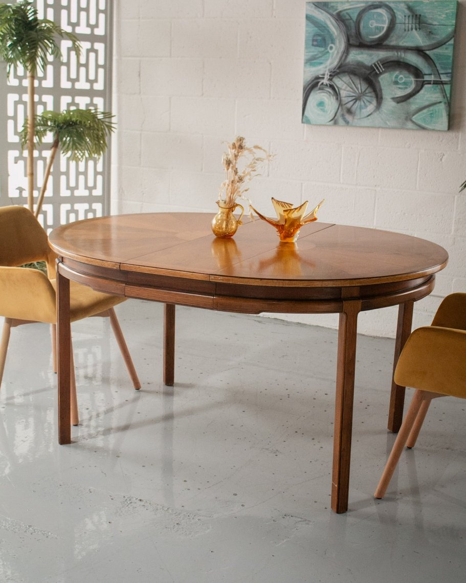 Oval to Round Dining Table w/ 1 leaf Sunbeam Vintage Highland Park