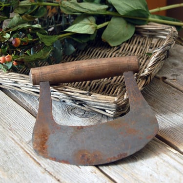 Antique food chopper / wood handle hand forged food chopper / primitive kitchen tool / rustic farmhouse kitchen decor / herb chopper 