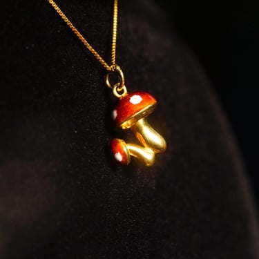 Vintage 18K Gold Enameled Mushroom Charm Necklace, Red &amp; White Enamel, Magic Mushrooms, .8mm Yellow Gold Box Chain, 750 Jewelry, 18 1/2&amp;quot; L 