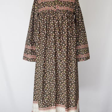 Vintage 1970s/1980s Dark Floral Cotton Dress | S | 70s/80s Tent Dress with Quilted Accents and Long Bell Sleeves 