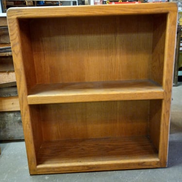 Quality Built Oak Bookshelf 33.25 X 13 X 37.5