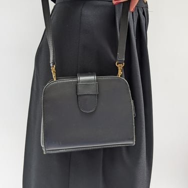 Vintage Onyx Leather Crossbody Bag
