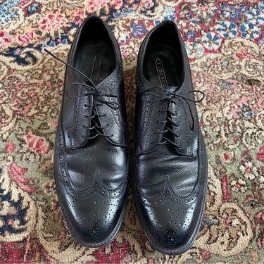 Gorgeous true vintage 1960’s FLORSHEIM wing tip oxfords, black brogues, ‘60s wing tip shoes, 12D 