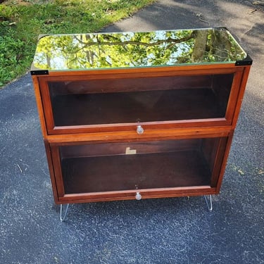 Modern Globe-Wernicke Barrister Bookcase. Two glass front sections and mirror top. Could also be used as beverage station and prep