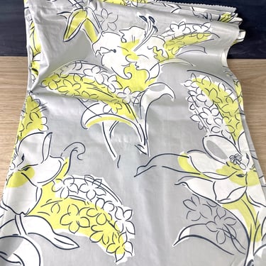 Everlast Fabrics gray, cream and chartreuse floral - 5.5 yards - vintage fabric 