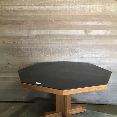 Kestell Gaming/Poker Table (Tacoma)