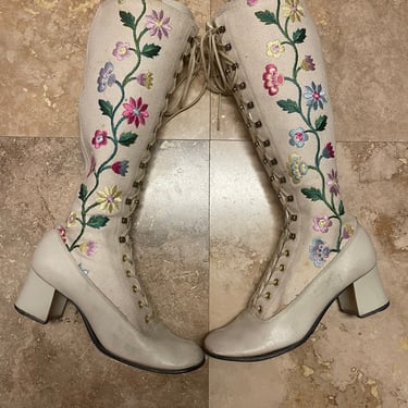 Vintage 60s Gogo Boots SIZE 8 1/2 Floral Embroidered Boots Penny Lane Boots 60s Boots Lace Up Boots Boho Hippie 60s Gogo Hippy Almost Famous 