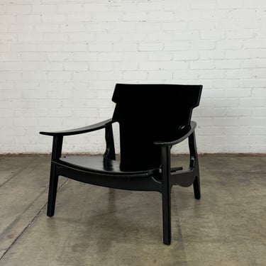 Contemporary Lounge chair in Ebony 