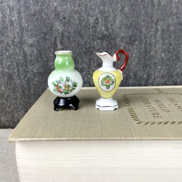 Miniature Japanese vases - a pair - one Occupied Japan 