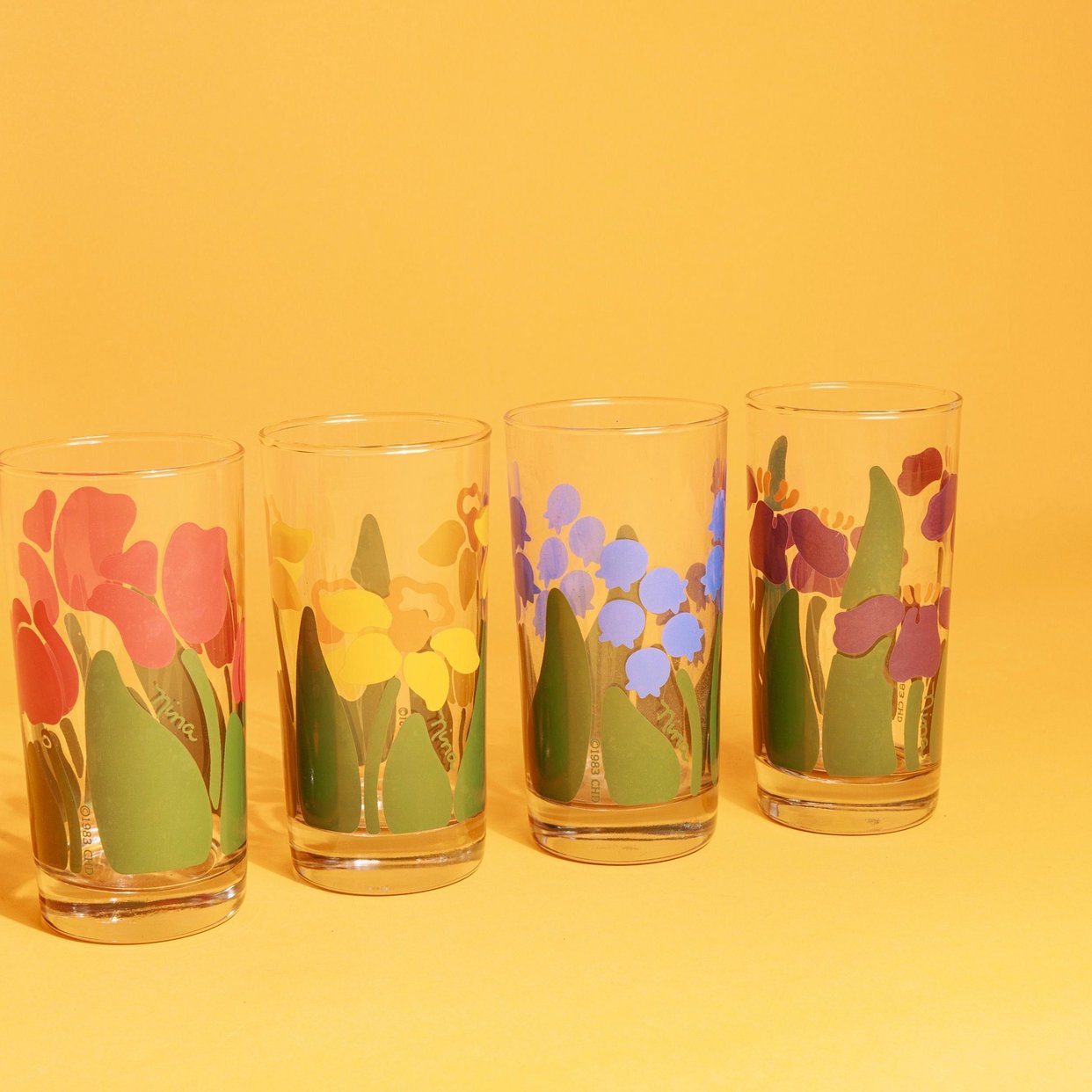Set of 4 Vintage 80s Clear Nina Colorful Flower Novelty Drinking Clear Glasses  Cups