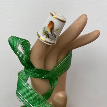 Vintage Royal Worcester Bird Thimble, Bone China, Made In England, Phoebe Bird, Bird Lovers And Sewers 
