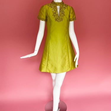 S/M 1960s Style Green Beaded Shift Dress 
