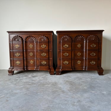 Pair of Vintage Chippendale - Style Carved Block Front & Shell 4-Drawers Chests W/ Ogee Feet 