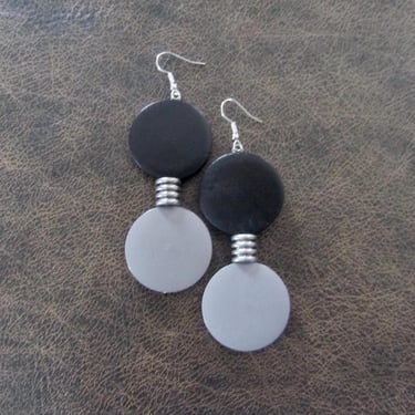 Mid century bold wooden earrings, black and gray 