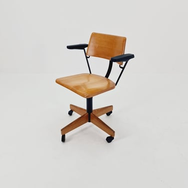 Bauhaus swivel office Armchair in solid wood By stollgiroflex  1960s 