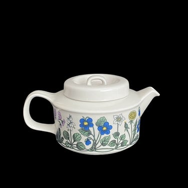 Vintage Arabia of Finland FLORA Teapot Tea Pot Botanical Floral Theme Esteri Tomula Design Scandinavian Finnish 