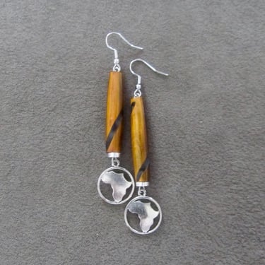 Carved bone and silver Africa  earrings 33 