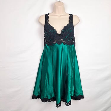 Vintage 2000s / 90s Victoria's Secret Green & Black Lace Nightie 