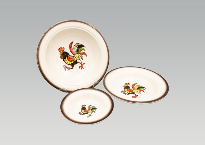 VTG Metlox Poppytrail Rooster California Provincial top 10” Pottery 3 Dinner Plates.