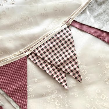 Gingham Holiday Themed Bunting Flags 