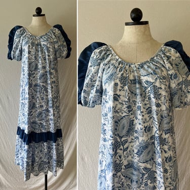 70s 80s Liberty House Toile Puffy Sleeve Prairie Maxi Dress Cottagecore Blue and White Size M / L 