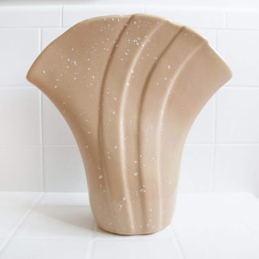 Vintage 80s Ikebana Beige Deco Pottery Flower Vase - Fan Shape Curved Lines Tall Ceramic  - 1980s Neutral Home Decor Style 