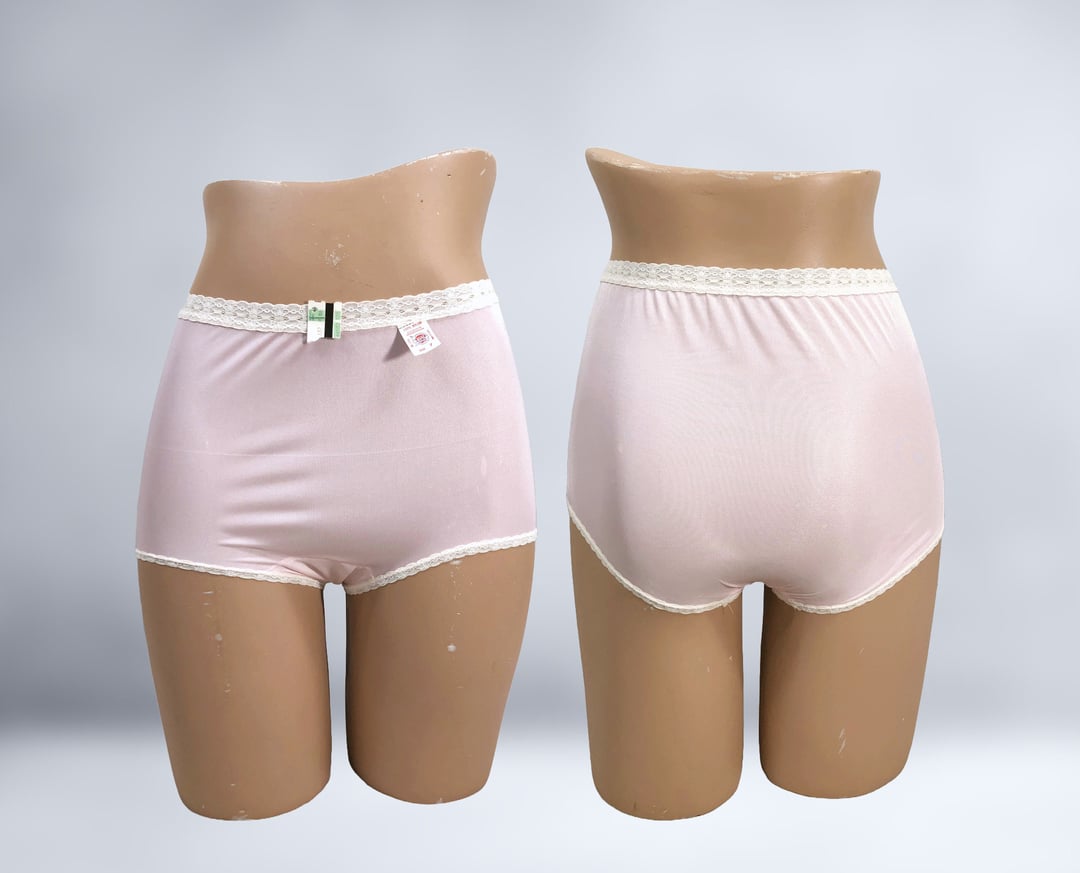 VINTAGE 70s Pink Full Cut Nylon Panties NWT Sz 7, 1970s