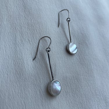 1990s mother of pearl drop dangle earrings E221