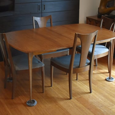 Newly-restored Broyhill Brasilia extendable dining set - 66" long (table, two leaves, four chairs) 
